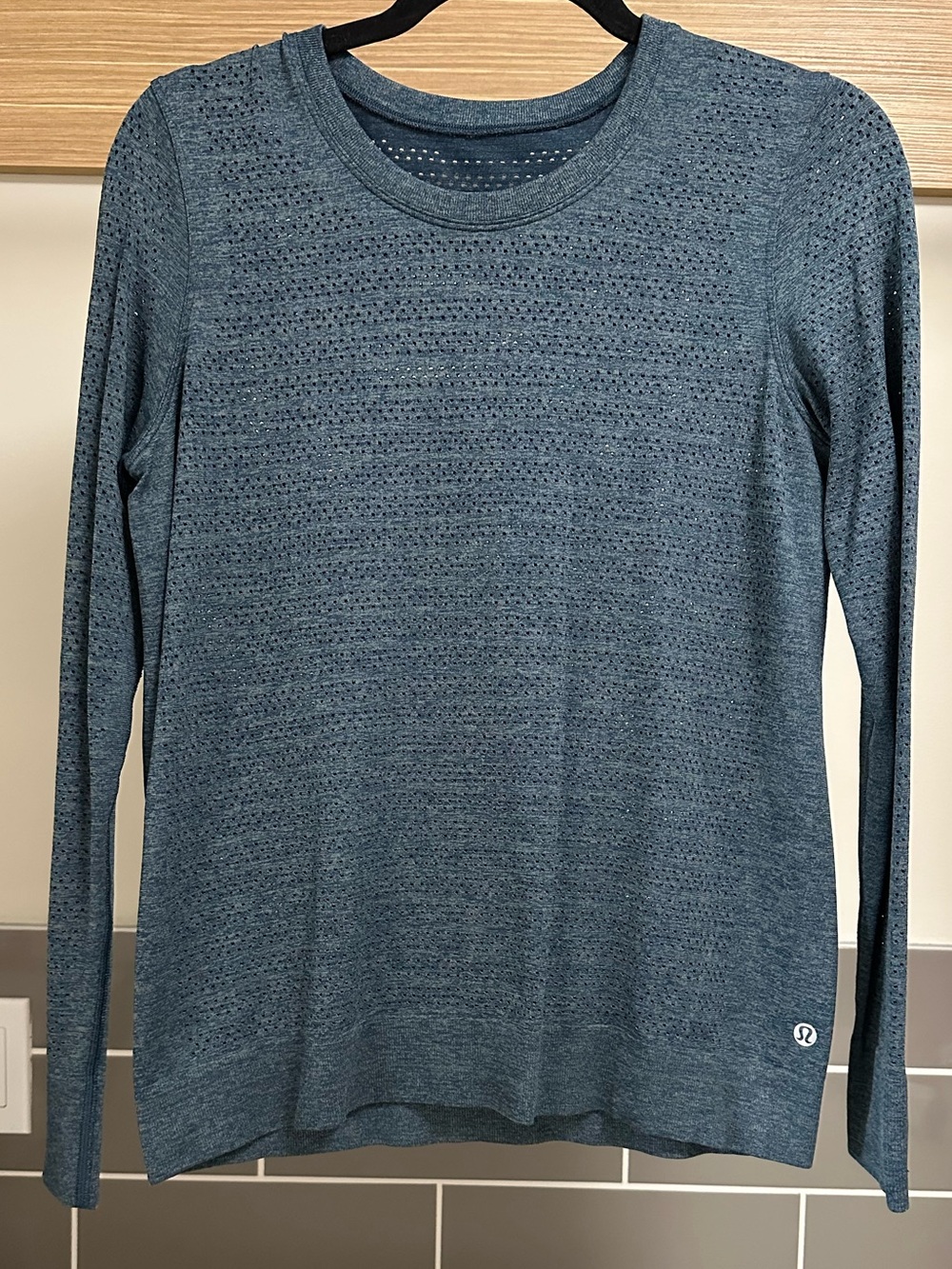 Lululemon Breeze By Long Sleeve *Squad - Picture 4 of 10